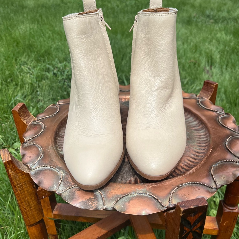 Frye White Ankle Boots - Picture 4 of 7